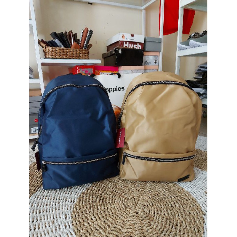 Hush puppies bagpack tag 1.799 SALE SALE