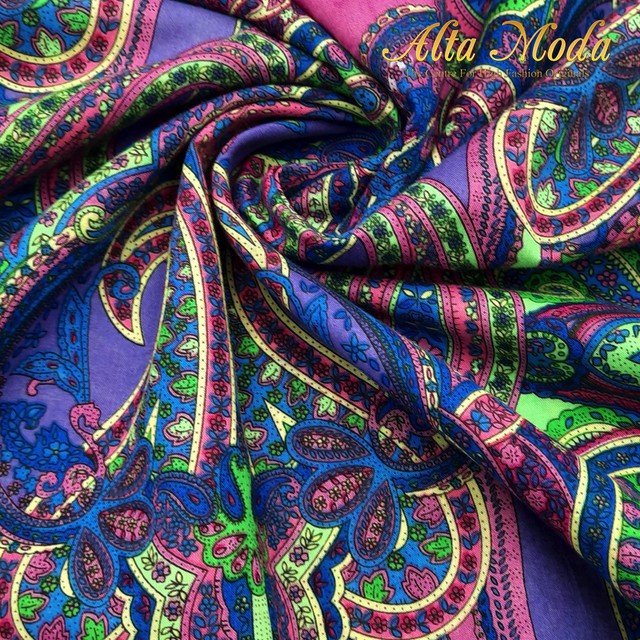 

Alta Moda Katun Voile Abstract Paisley Ungu Fuschia (1M)