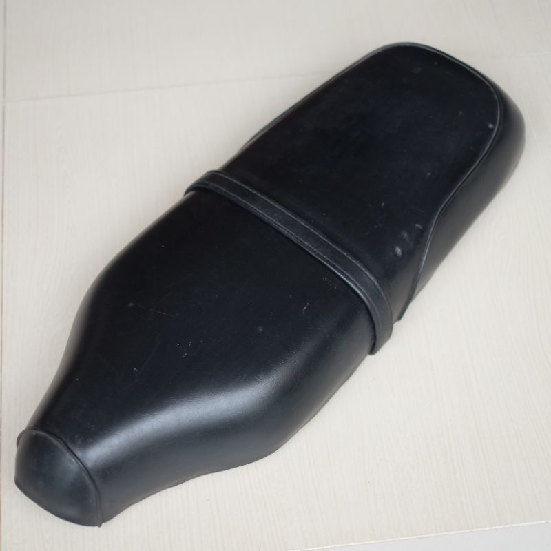 SADEL JOK DOBEL DOUBLE SEAT ASSY YAMAHA V75 V50 TAHUN TUA ORIGINAL NOS ORI BARU