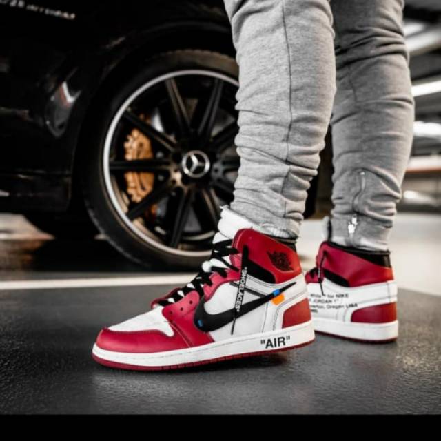 Sepatu Nike Air Jordan 1 X Off- White 