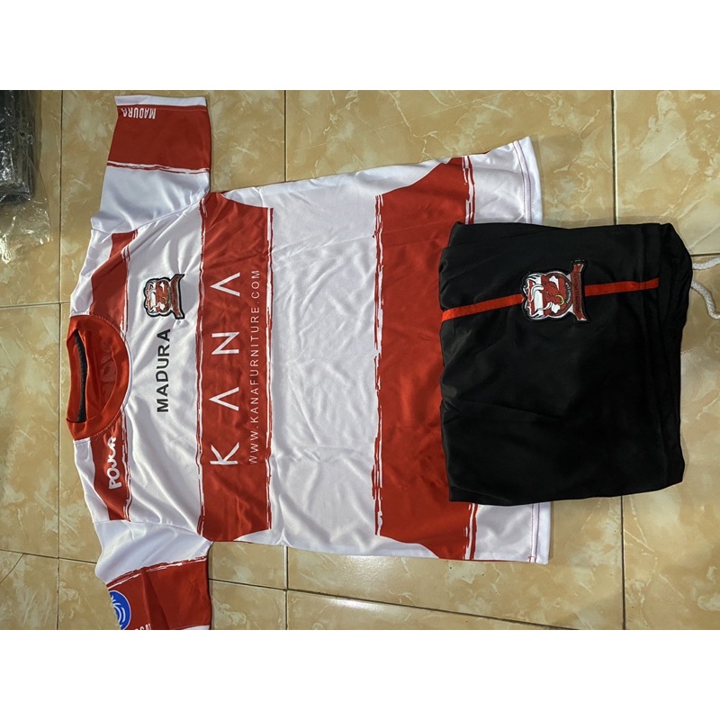 setelan jersey madura united home terbaru