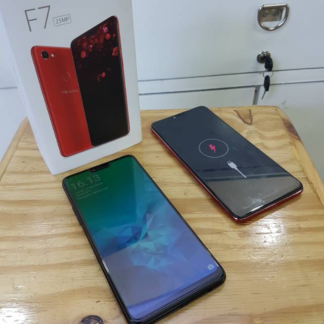 Oppo F7 4/64gb Black