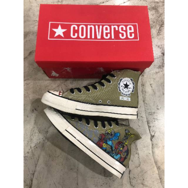 CONVERSE X KAWS