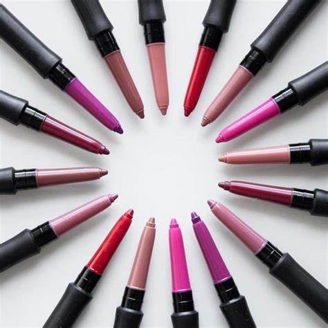 LA.GIRL ULTIMATE LIP LINER