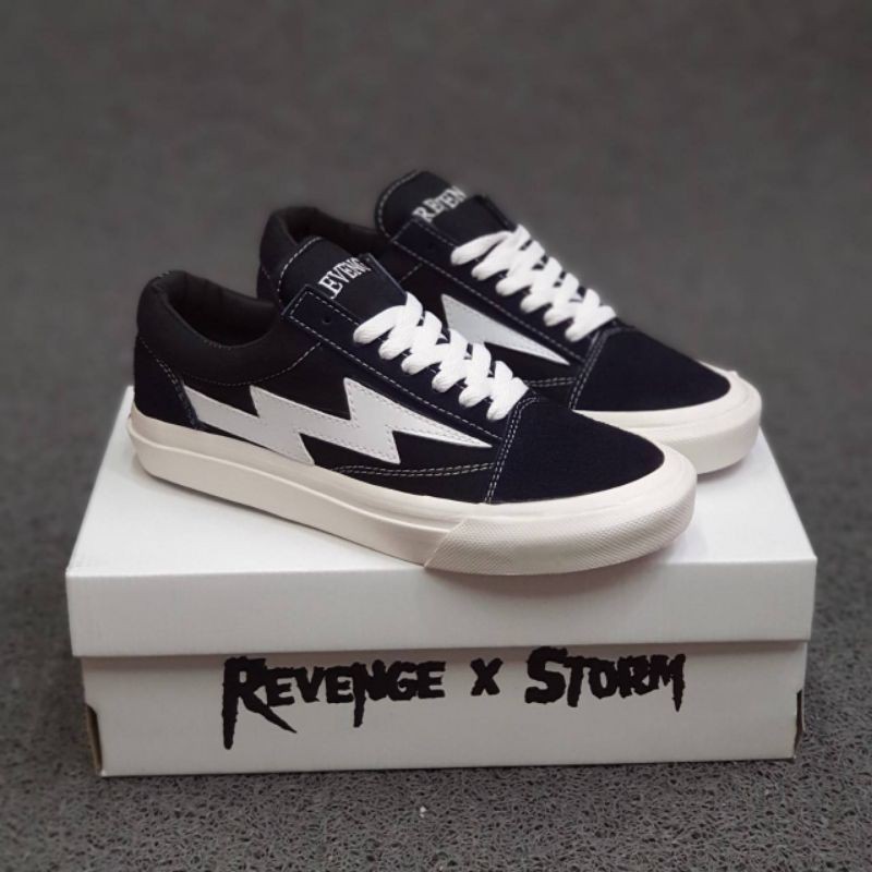 Sepatu Revenge x storm og Black white 39-43 Grade original