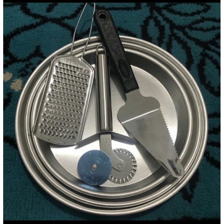 1 set Loyang Pizza Parutan Keju & Cookie Cutter | Peralatan Pizza / Loyang Pizza 14.16.18 cm