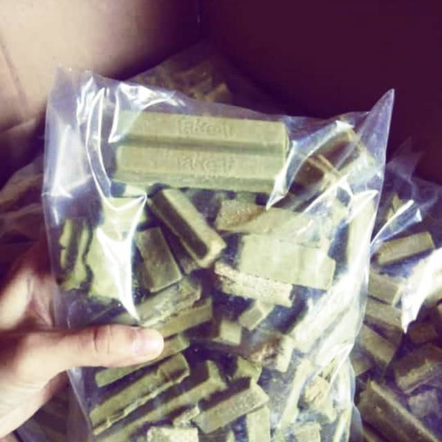 

Cokelat patahan Take It Green Tea & Take it Bery 500gr