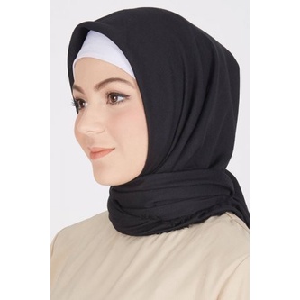 JM HIJAB SAUDIA RAWIS/ HIJAB SEGI EMPAT POLOS MILANO - Hitam