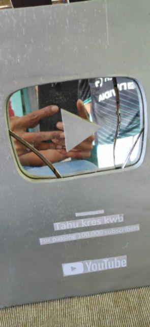 Silver Play Button Youtube Dari Kayu