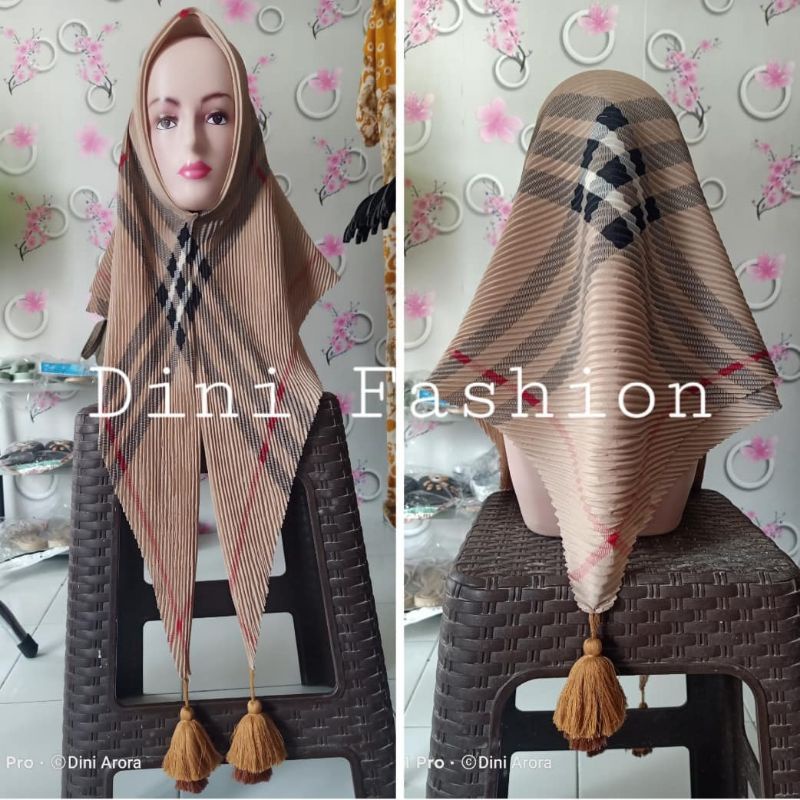 Segiempat Plisket Motif / Segi4 Plisket Motif / Segi4 Prisket