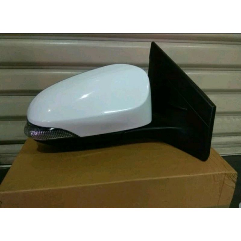 Spion Yaris 2016