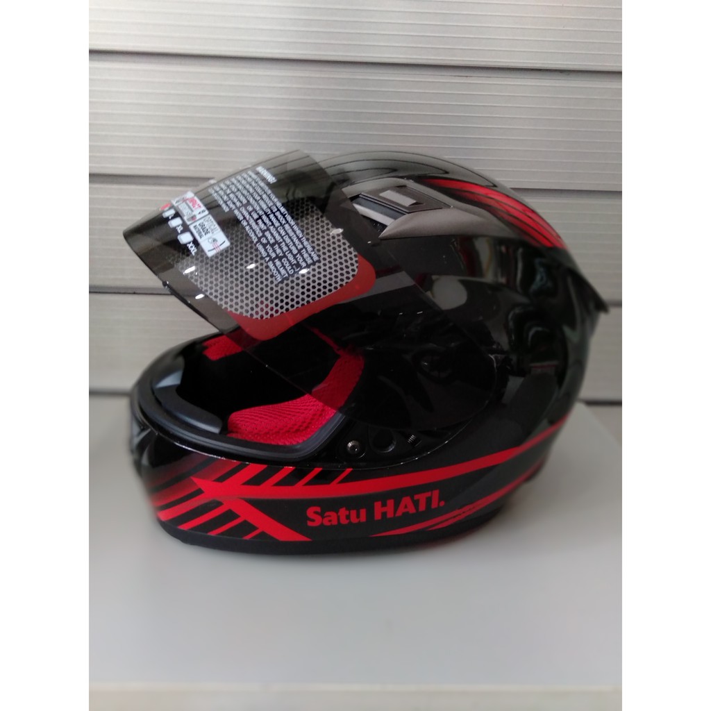 honda black red helmet