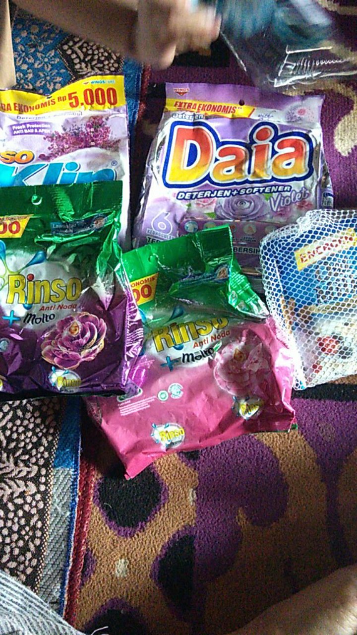 Rinso Deterjen/detergen Bubuk Pakaian 240 Gr