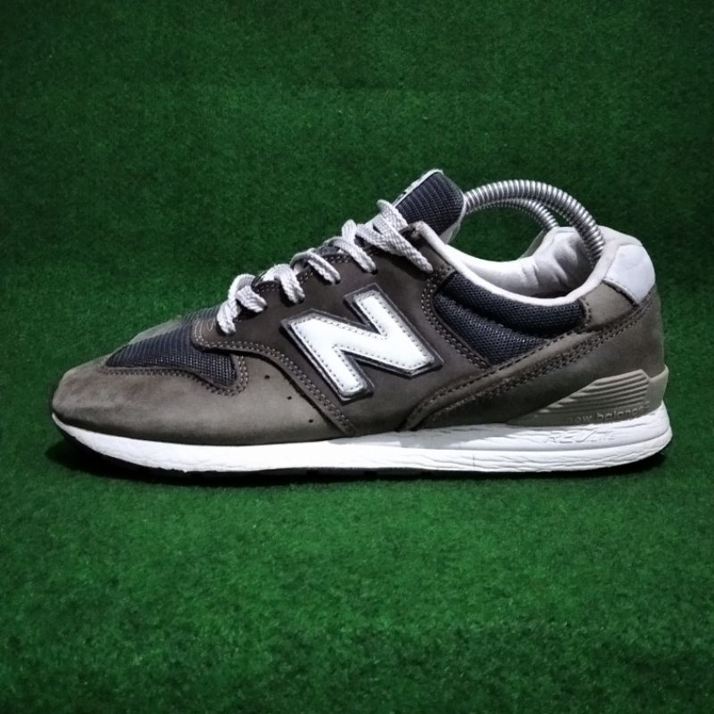 Sepatu New balance NB 996 second