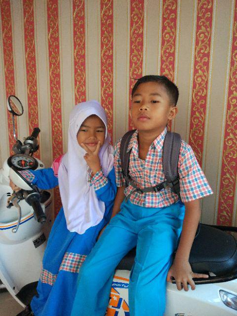 Wallpaper Dinding Garis Stripe Batik Klasik Berkualitas