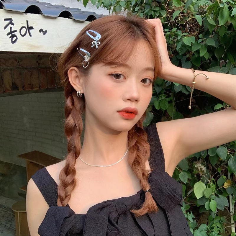 Magic789 2PCs / Set Jepit Rambut Bobby Pin Gaya Korea Bentuk Hati Aksen Hollow Untuk Aksesoris Wanita