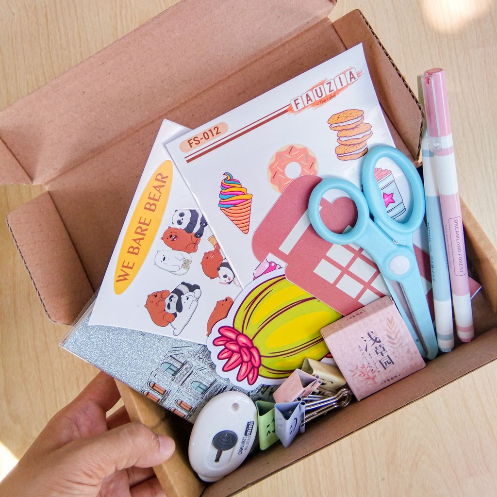

(Fauzia The Label) Surpise Box | Surpise Box Stiker & Alat Tulis / Anti Luntur