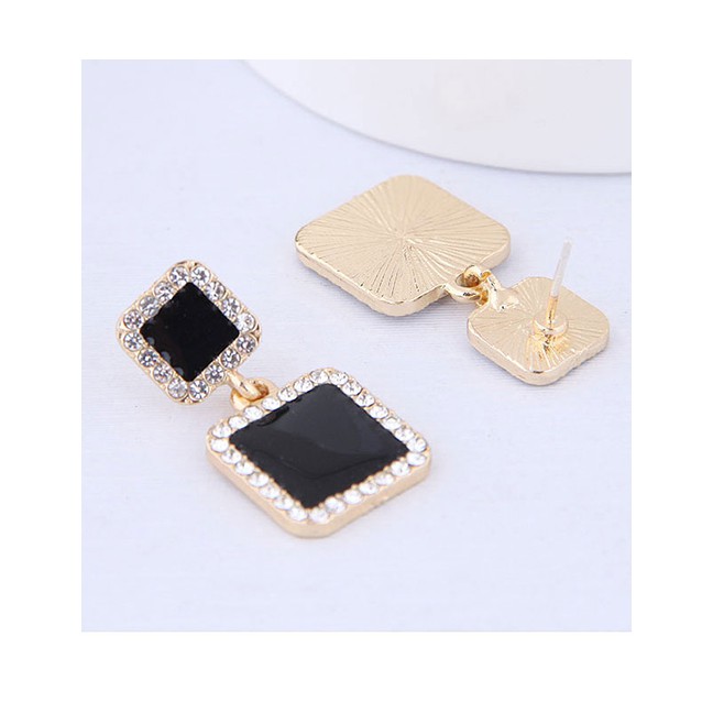 LRC Anting Tusuk Fashion Gold Size Square Diamond Stud Earrings A58005