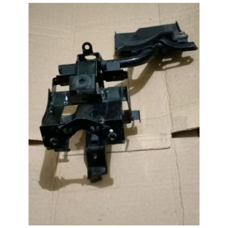 dudukan aki dudukan ecu vario 125 kzr original