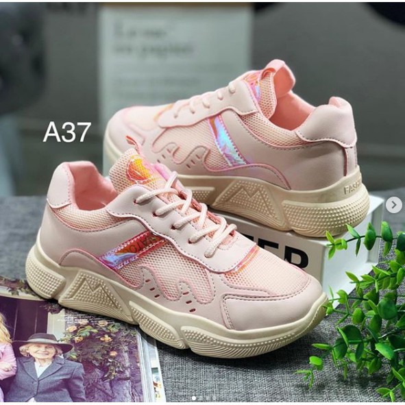 Sepatu Sneakers A37