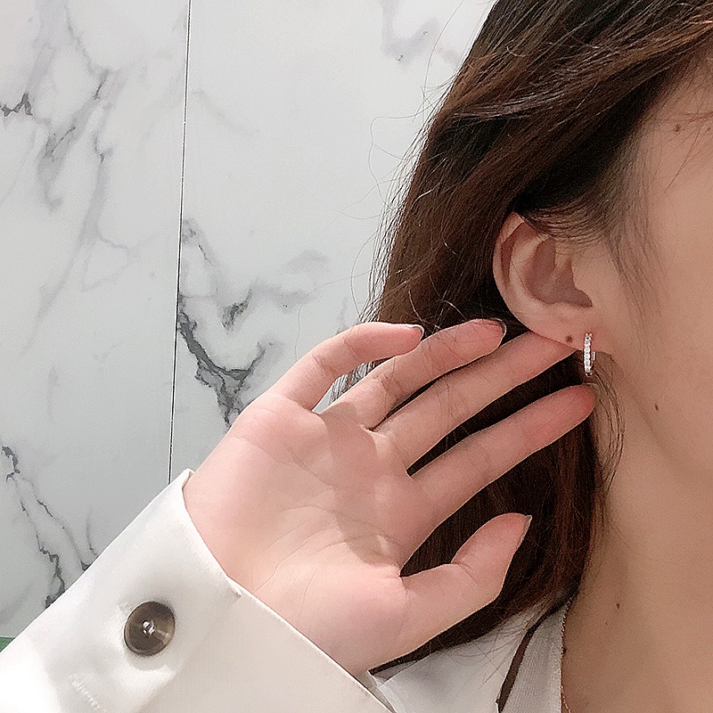 Anting Bentuk Bulat Geometris Aksen Berlian Gaya Korea