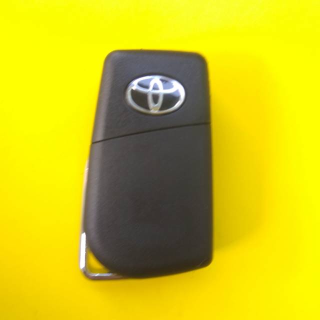 KUNCI REMOT TOYOTA INNOVA ALTIS CAMRY 3 TOMBOL MODEL LIPAT KODE TRANSMITTER REMOTE B42TA FLIP KEY