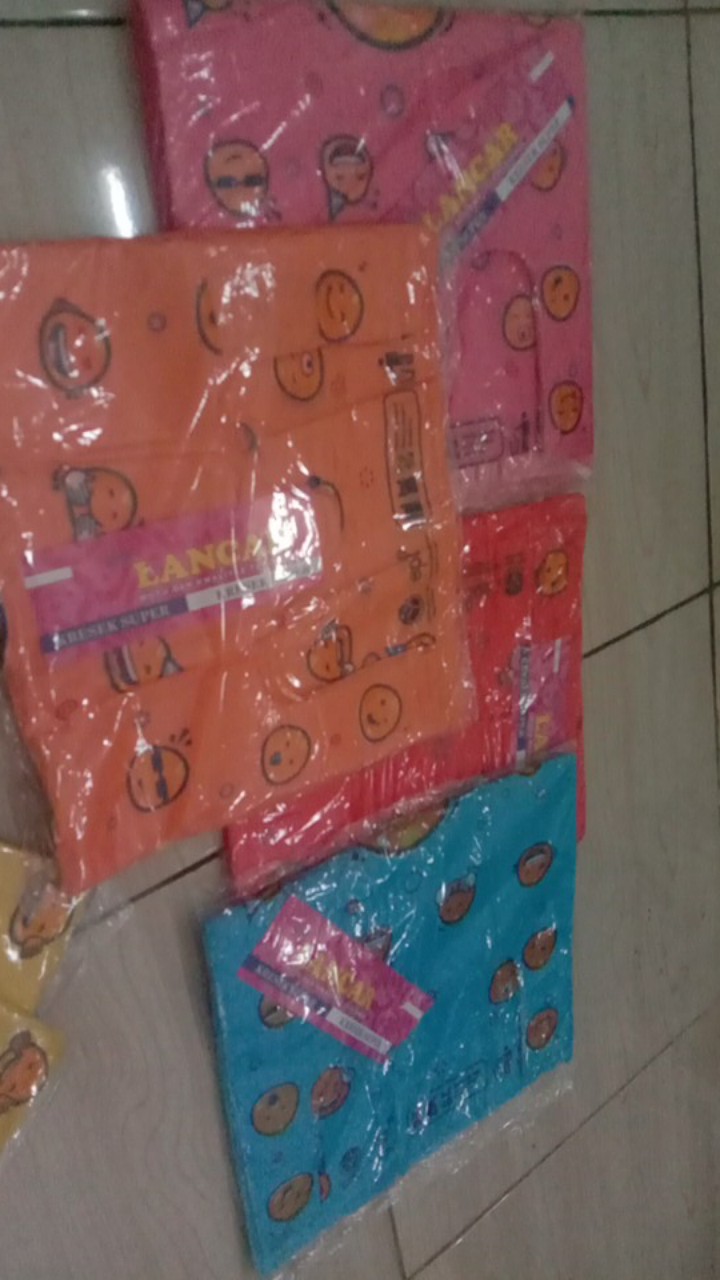 Kantong Plastik Smile Ukuran 28