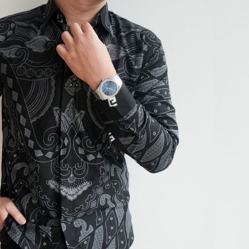 Kemeja Batik Pria Anyar Lengan Panjang Casual Modern Modis Men in Black Hitam Manis Size M L XL XXL Batik Pria Kantor Soloan