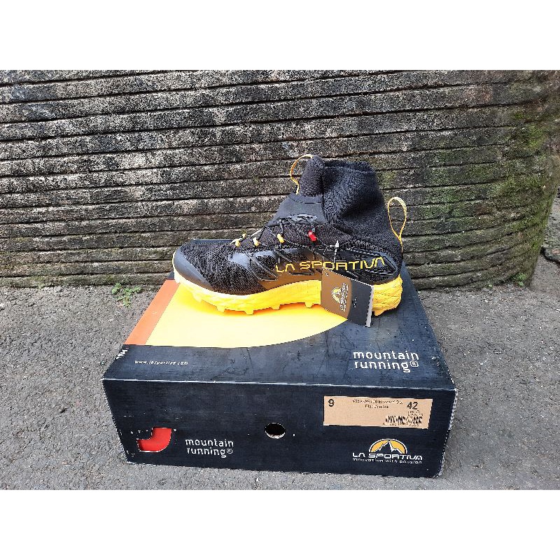 SEPATU TREKKING TRAIL RUNNING LA SPORTIVA BLIZZARD GTX BLACK YELLOW
