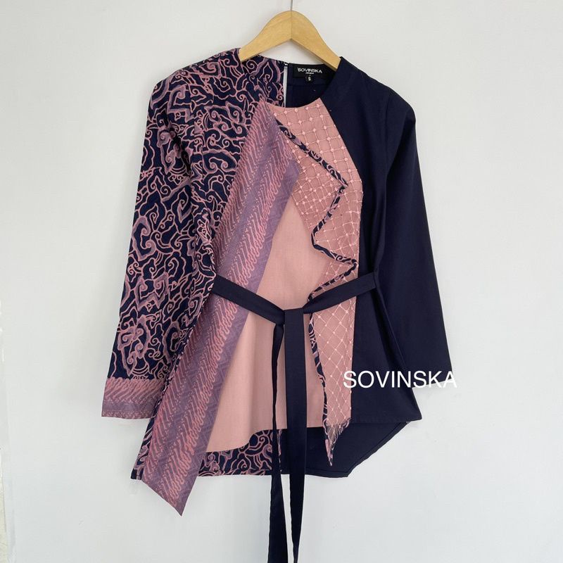 Atasan Batik Kombinasi WP 132 Navy Blouse Blus baju kerja wanita lengan panjang motif by Sovinska