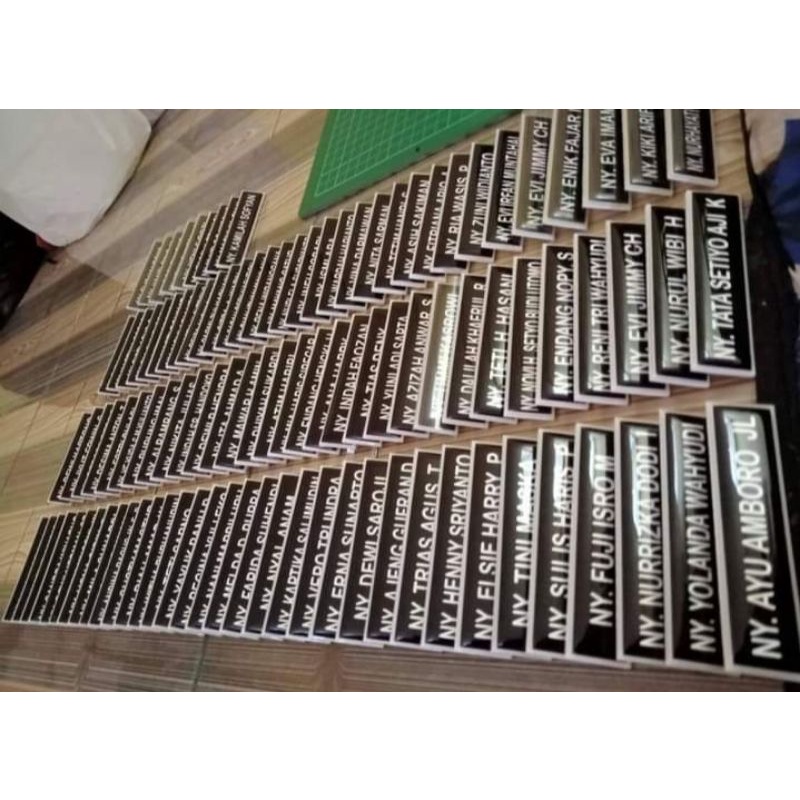 

name tag papan nama exlusive bila order cantumkan nama nya