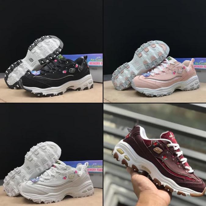 Skechers / Sepatu Skechers Wanita / Skechers Dlites / Blossom - Putih, 36