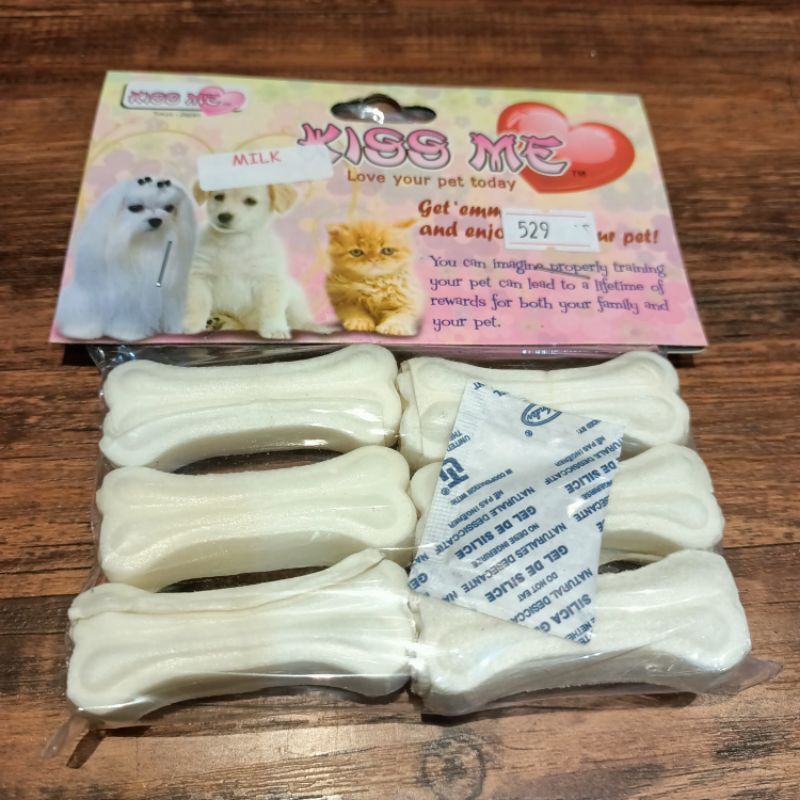 Kiss Me 529 Milk Pres Bone / Tulang Berbahan Kulit Sapi Bisa dimakan