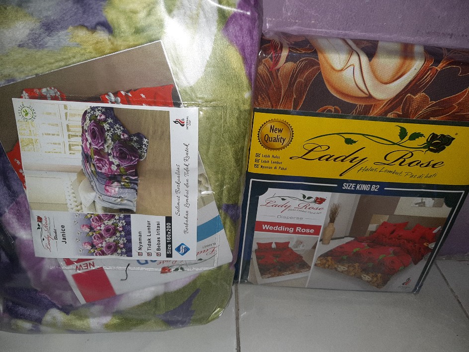 Selimut Bunga Motif Dominan Lady Rose Uk 160x200 Cm Nancy, Janice, Celine, Wulan