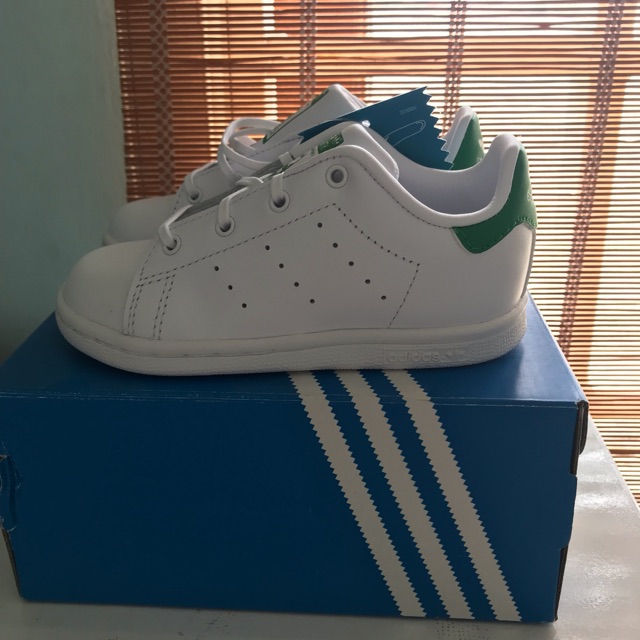 Sepatu adidas anak original
