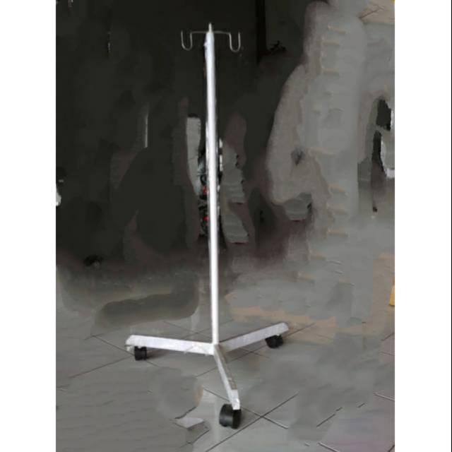 Tiang infus roda 3