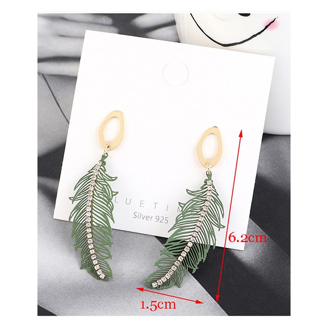 LRC Anting tusuk Fashion Geometrical Leaf Cutout Earrings With Diamonds