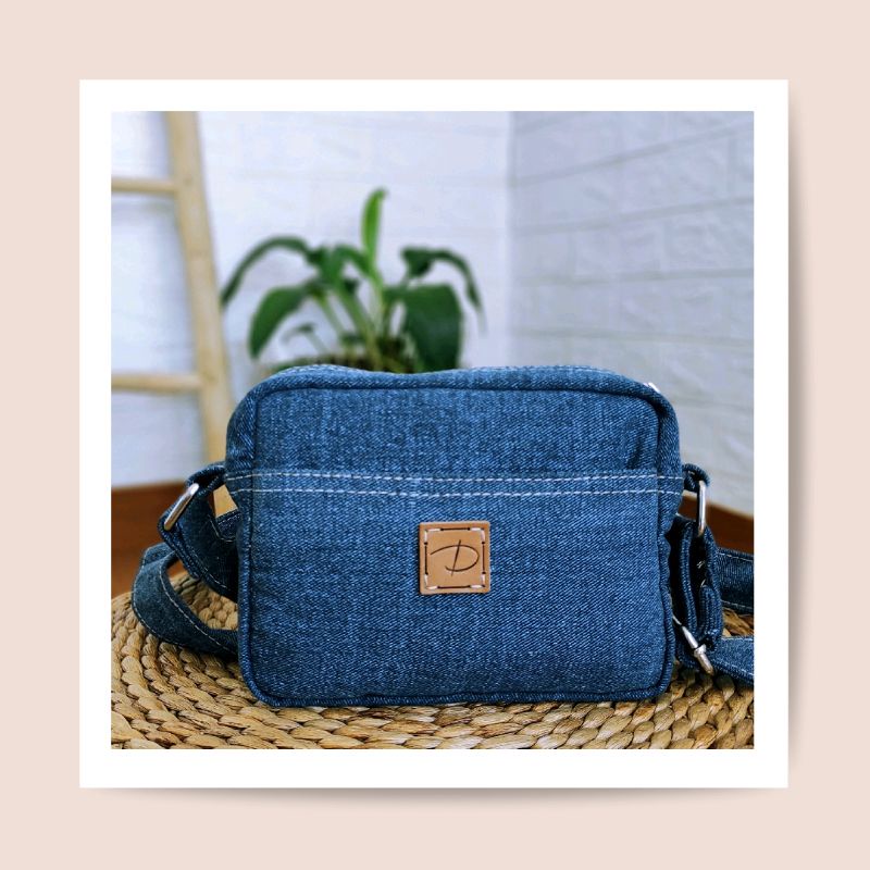 BENA - A simple handmade denim sling bag.. ♥️ - tas jeans #denimbags #simpleslingbag #handmadebags