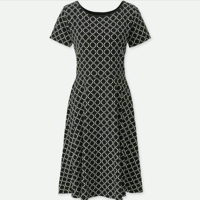 Original uniqlo gaun bra pendek motif hitam bulat