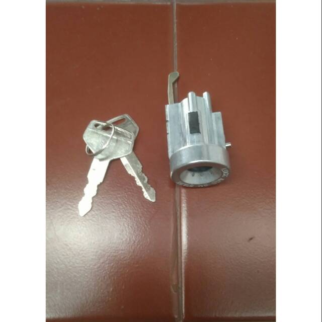 Kunci kontak starter kijang super grand Rover