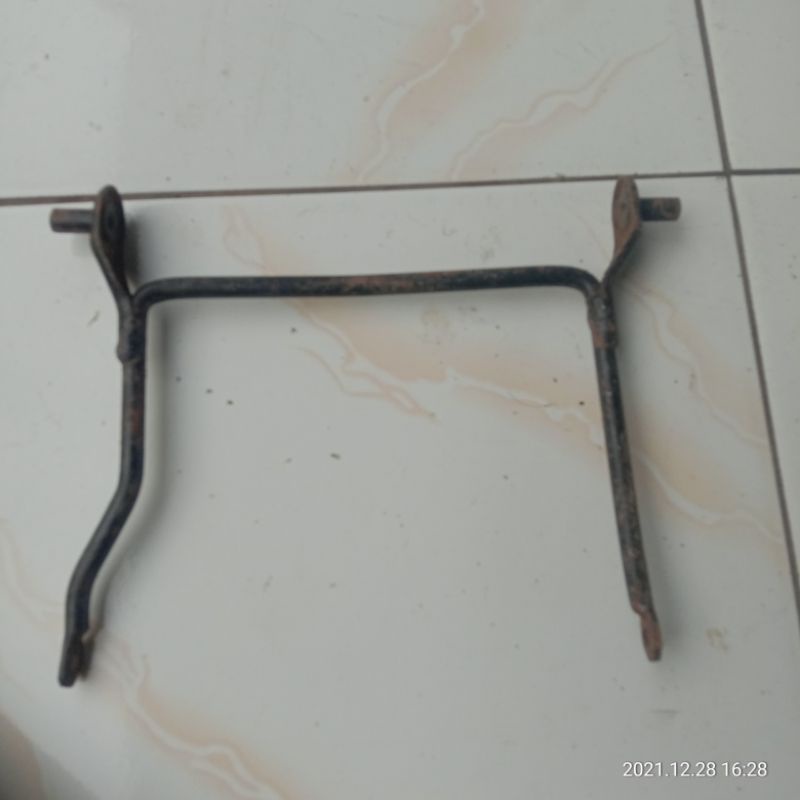 breket dudukan pangkon sayap tebeng luar yamaha vegaR vega lama