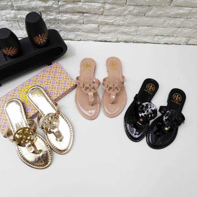 harga sandal tory burch