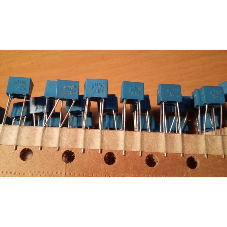 Capasitor 104 / 100nf 100v Epcos