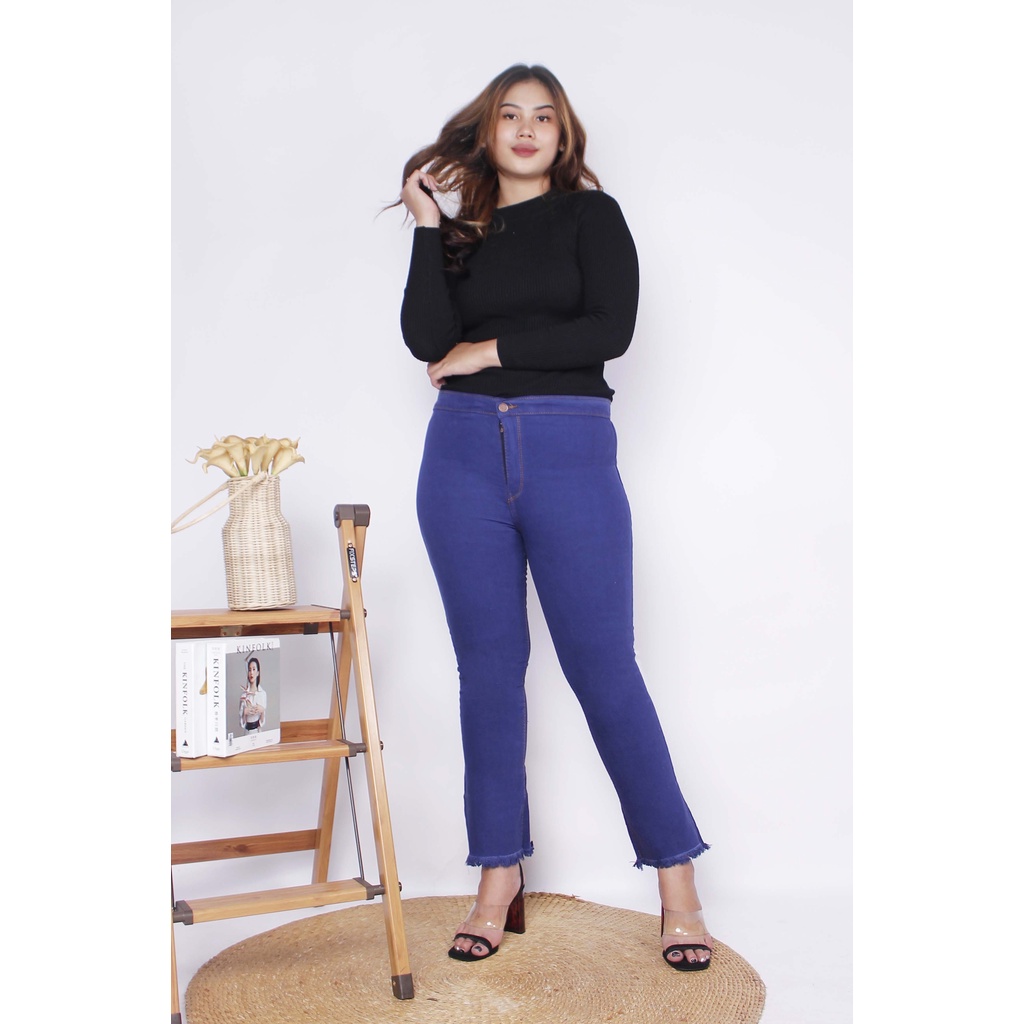 TRIVELA - Hw Cutbray Jeans Jumbo Black / Hw Cutbray Jeans Rawis Jumbo C124