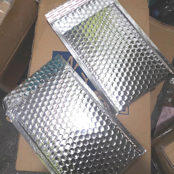 

Amplop Silver Foil Bubble 14cm x 22cm