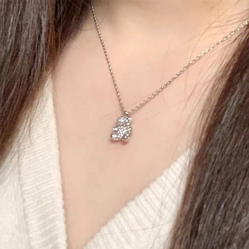 Glowing Bear Necklace Female Trendy Light Luxury Niche Design High-end Sweater Chain Pendant Sexy Girl Jewelry
