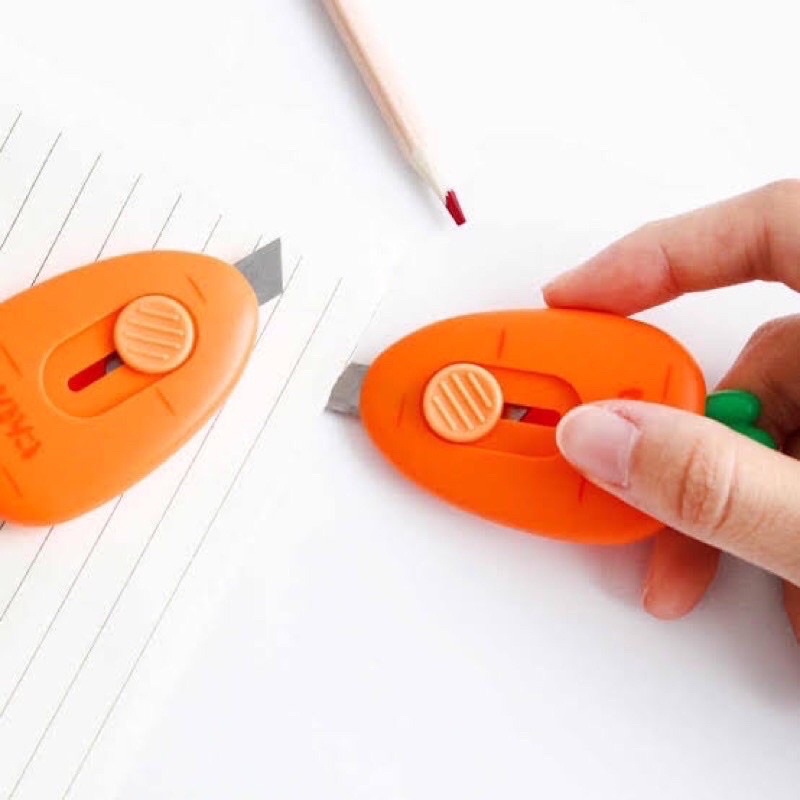 

Cutter Carrot Mini / Cutter Kecil Motif Wortel / Cutter Silet Kecil