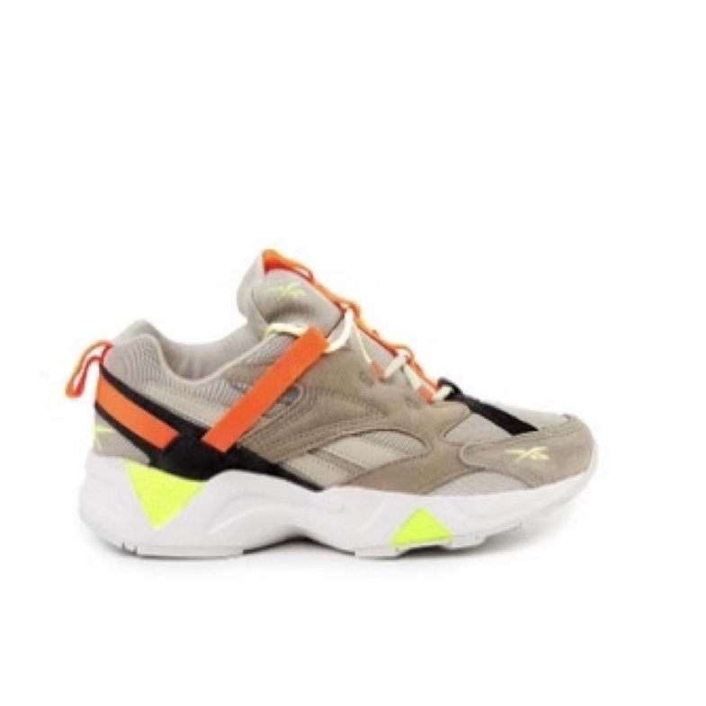 SEPATU REEBOK AZTREK 96 ADVENTURE SNEAKERS SECOND BEKAS