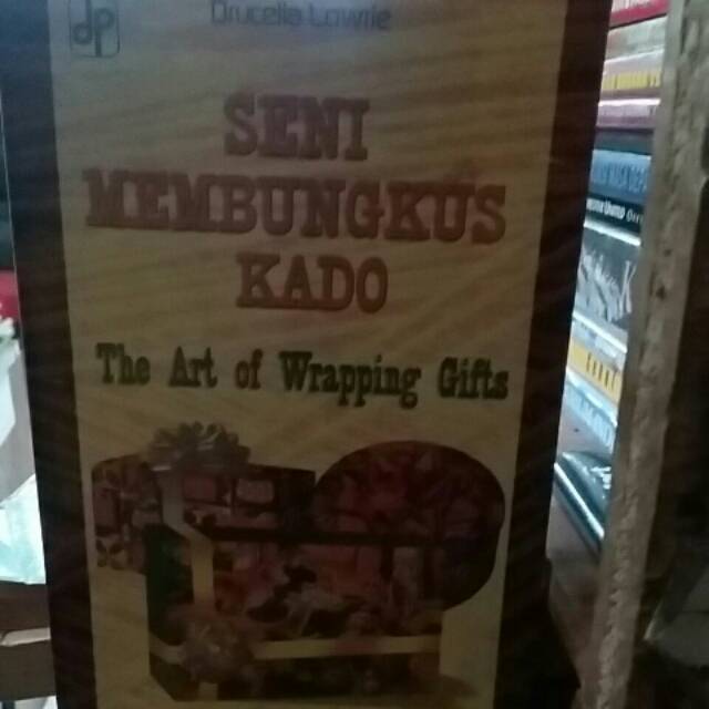 

Seni Membungkus Kado