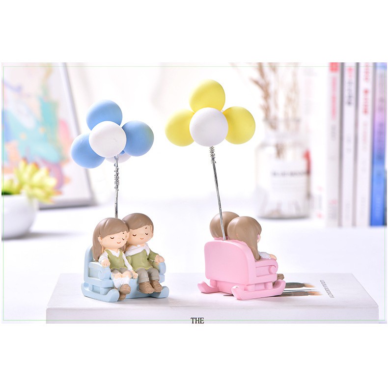 Pajangan Mobil Bobble Head Couple Dengan Balon Pajangan Meja